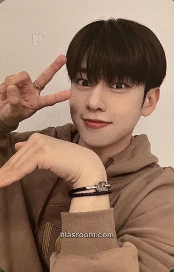 Donghyun THE FUTURE IS OURS : FOUND Photocard - AB6IX - AB6IX K-pop photocard