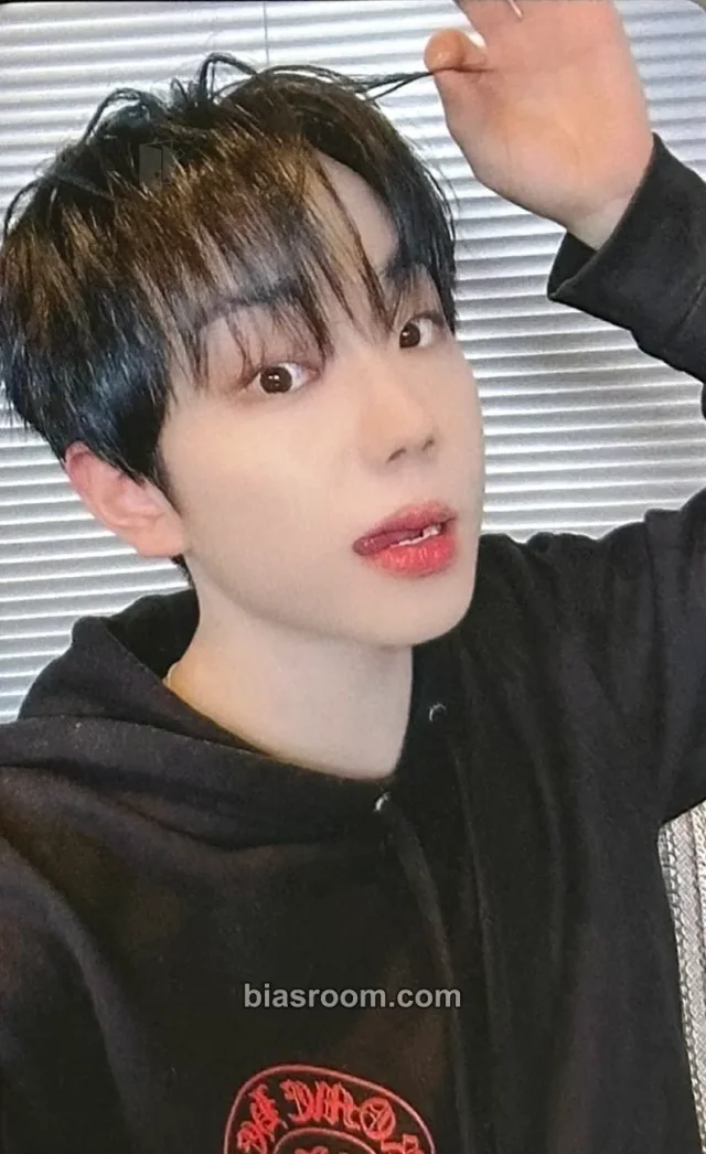 E’LAST - Wonjun - VERSUS Album jump up round 22 fansign