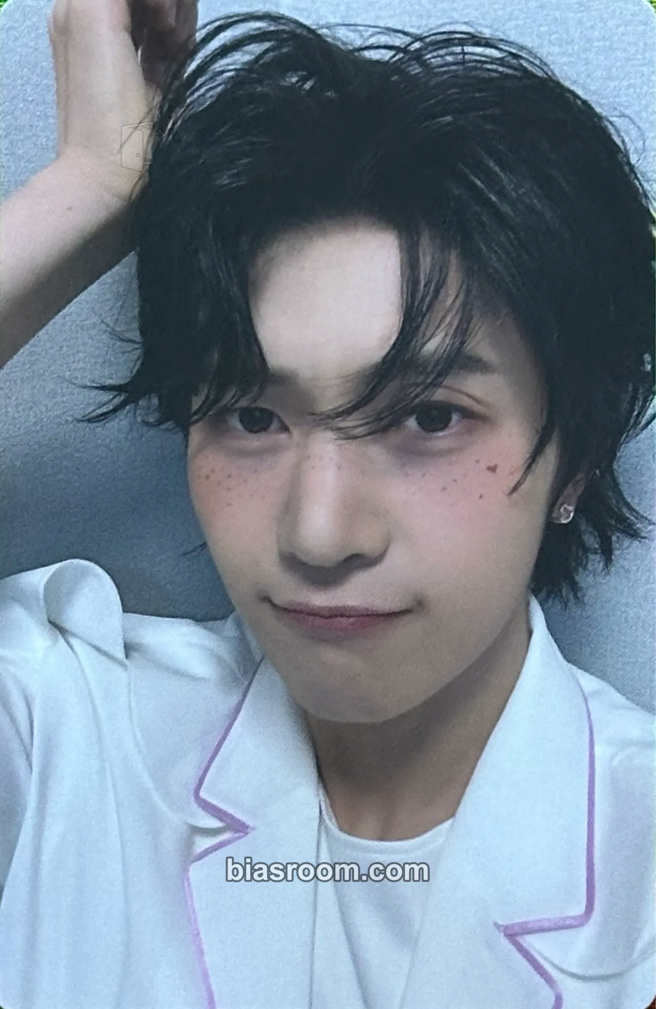 Matthew Blue Paradise Pop-up Store Photocard - ZEROBASEONE - ZEROBASEONE K-pop photocard