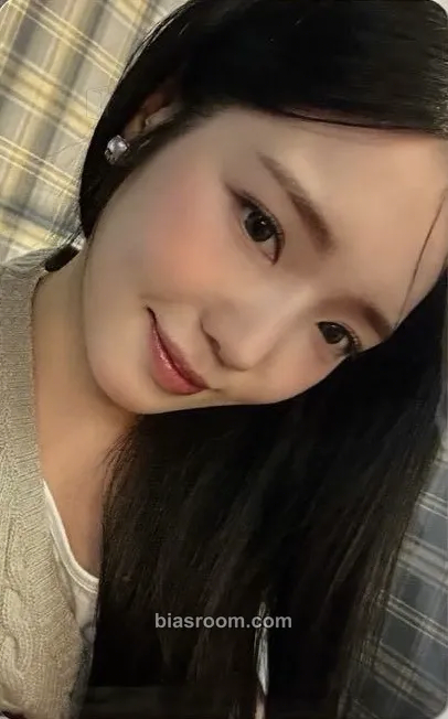 Jisun MOMENTICA "imagine" Digital Collectibles Photocard - fromis_9 - fromis_9 K-pop photocard