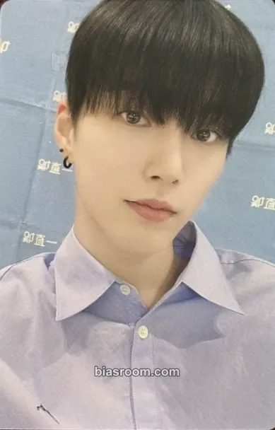 XngHan (ex. Seunghan) Get A Guitar Photocard - RIIZE - RIIZE K-pop photocard
