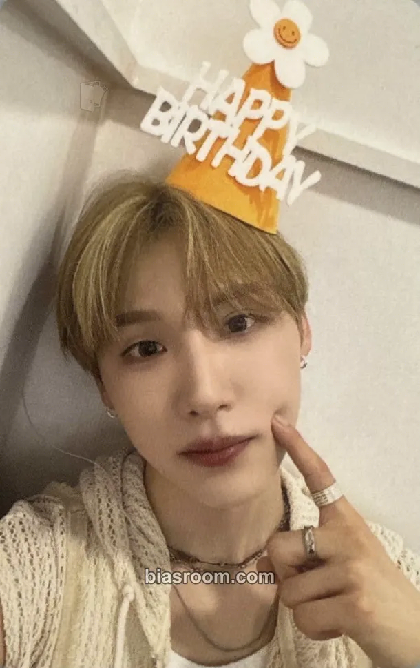 Woong UPSIDE DOWN Photocard - AB6IX - AB6IX K-pop photocard