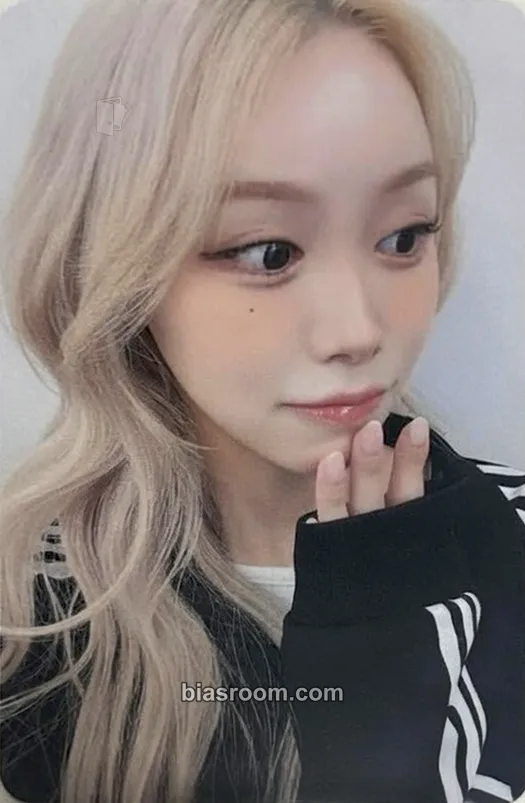 Suhyeon The Collective Soul and Unconscious: Chapter Two Photocard - Billlie - Billlie K-pop photocard