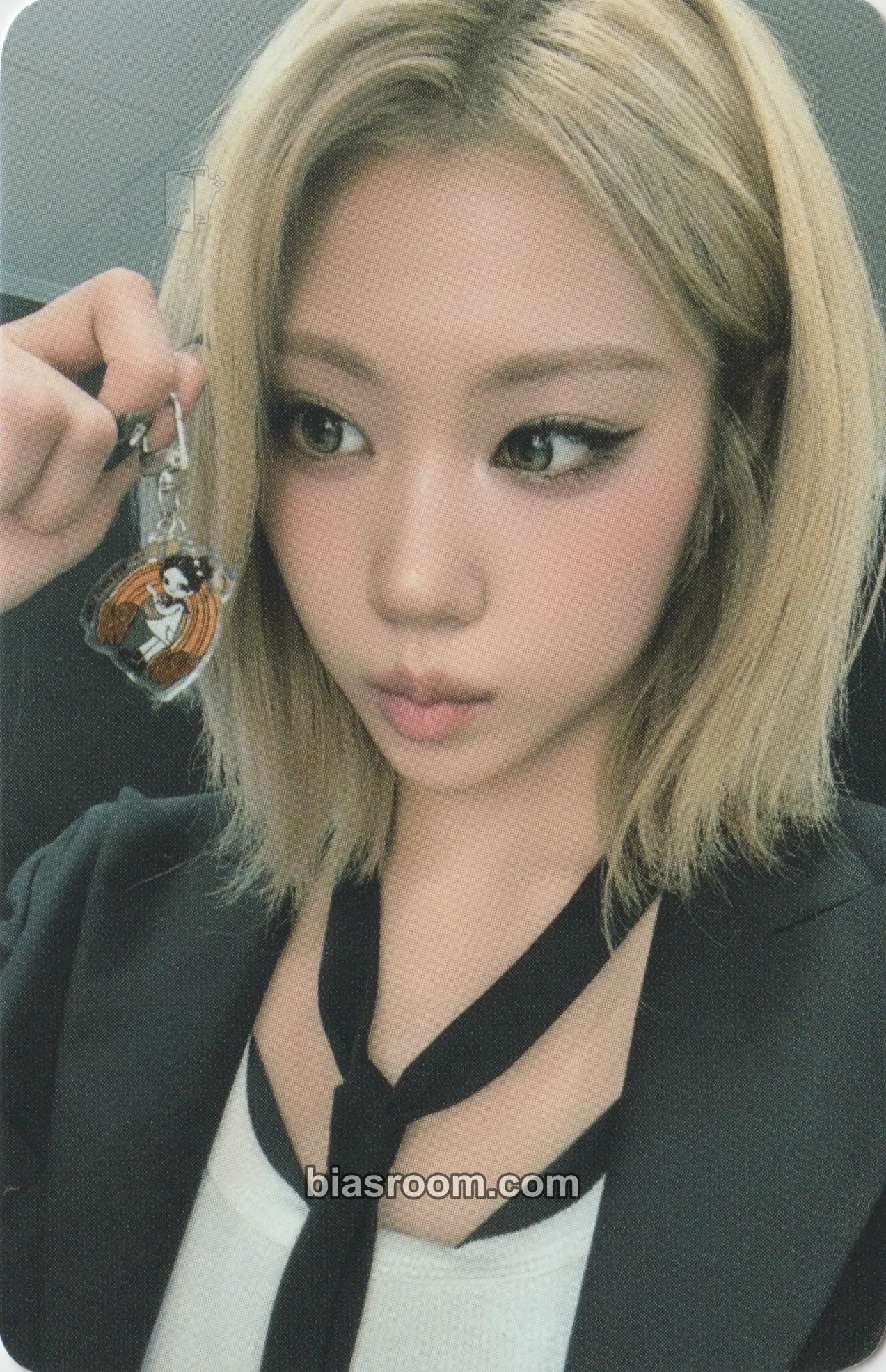 Choi Jungeun France Louvre Baguette x izna Photocard - izna | Bias