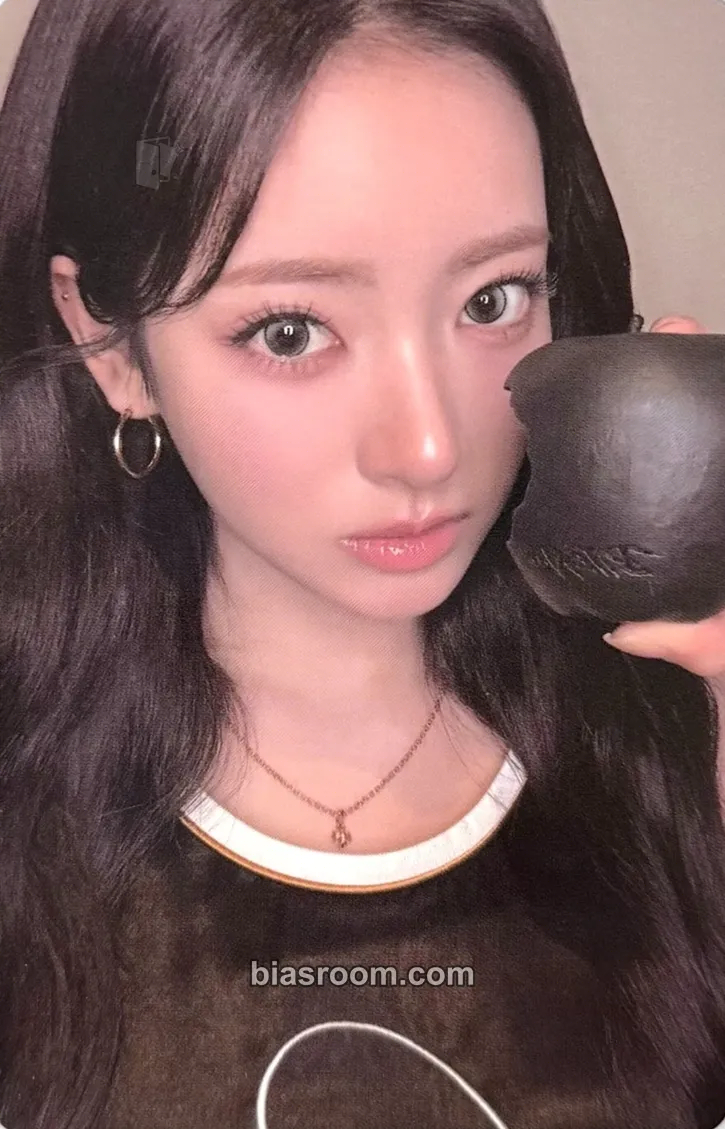 Anna BITE NOW Photocard - MEOVV - MEOVV K-pop photocard