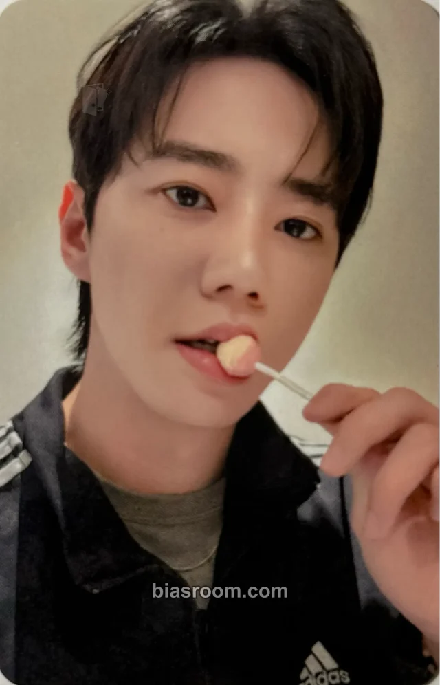 Lee Jun Young - Jun - LAST DANCE Album hellolive pob (pre-order benefit)