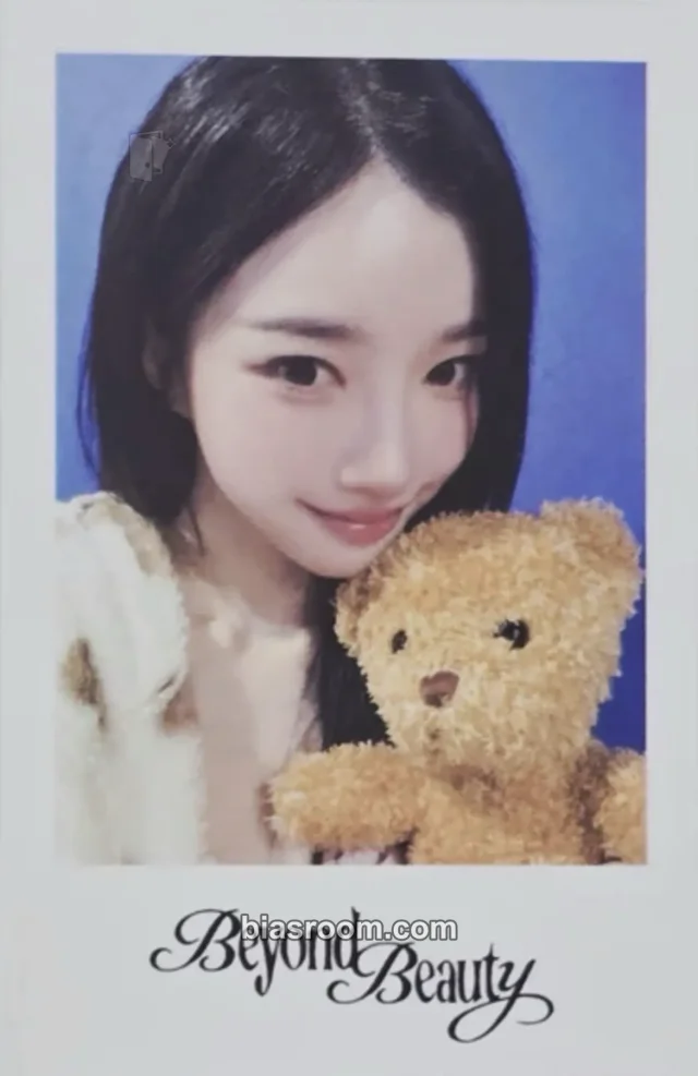 tripleS - Yooyeon - Beyond Beauty Album hellolive video call (fancall) round 3 polaroid