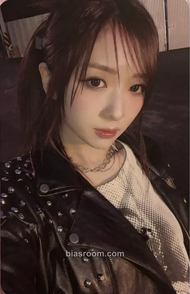 MADEIN - MiU - MADEIN FOREVER Album album photocard nemo version