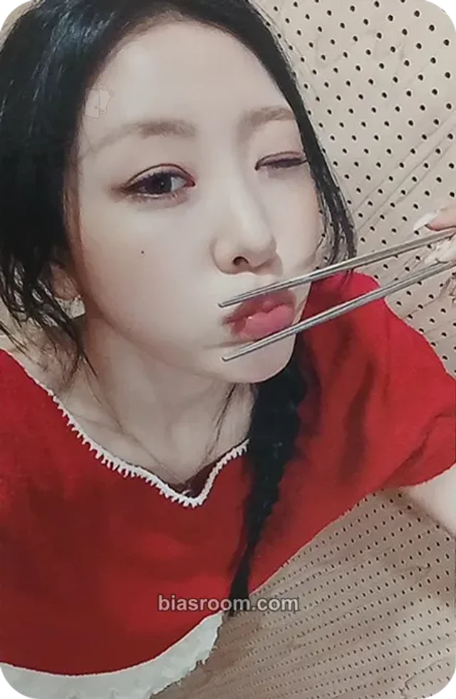 Yves - Yves - Nail Album kpop together video call (fancall) art event