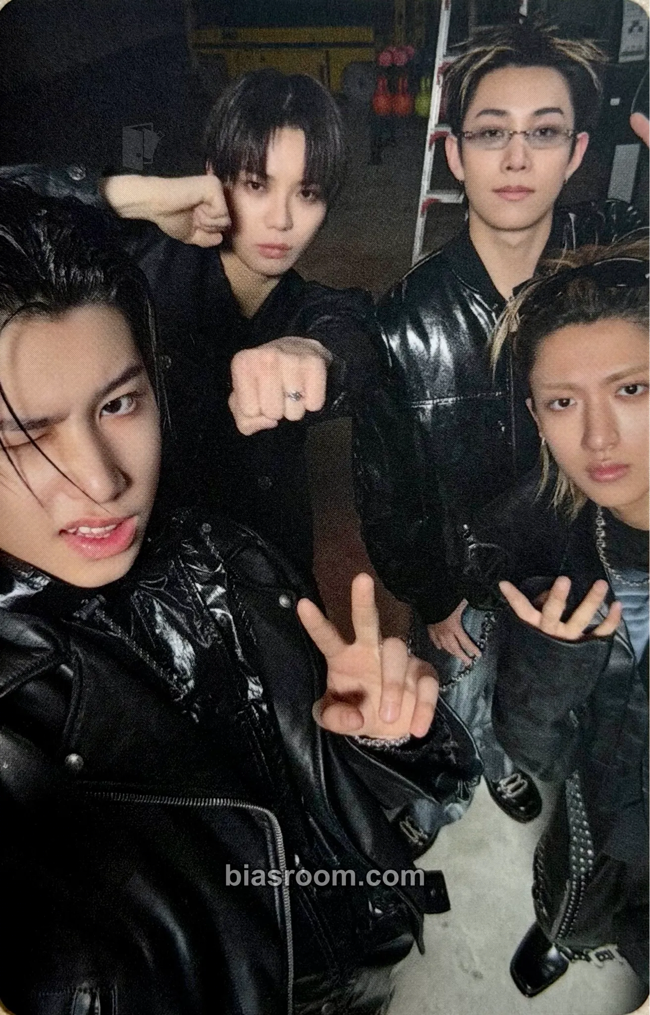 L'officiel Hommes Magazine Photocard - LNGSHOT - LNGSHOT K-pop photocard