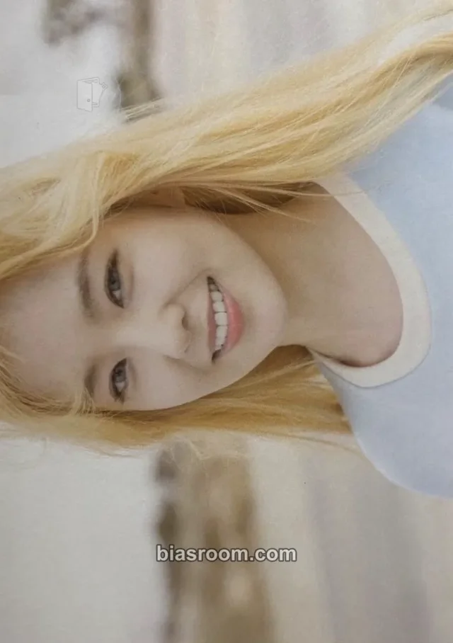 Red Velvet - Irene - Ice Cream Cake Album postcard postcard set merch inclusion