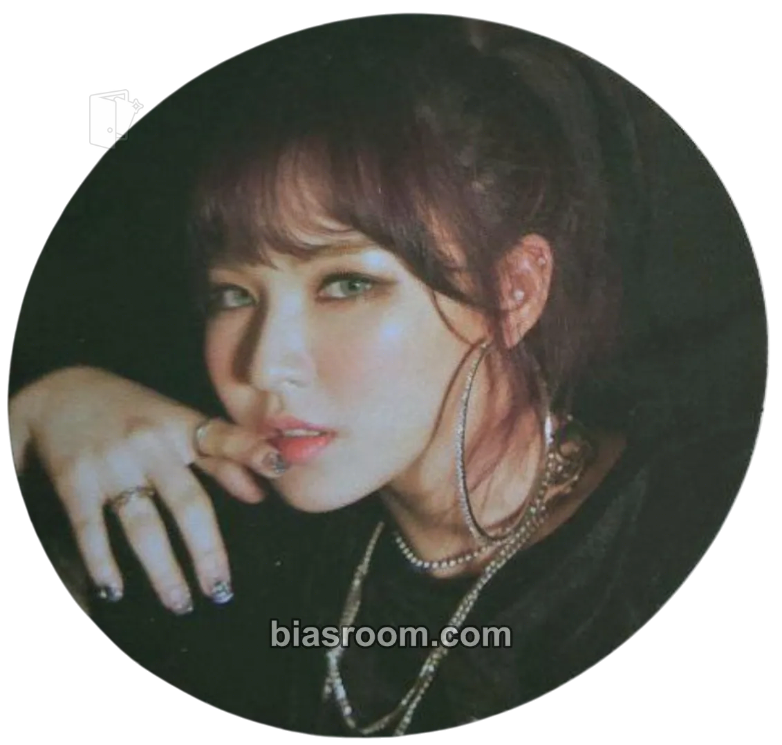 Wendy The Perfect Red Velvet Photocard - Red Velvet - Red Velvet K-pop photocard