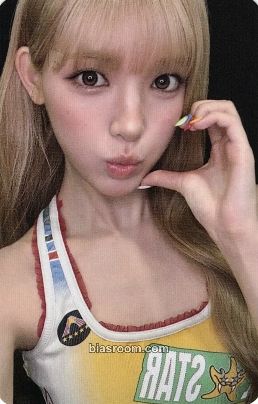 Yuha Lemon Tang Photocard - Hearts2Hearts - Hearts2Hearts K-pop photocard