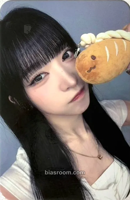 Haruna The Collective Soul and Unconscious: Chapter Two Photocard - Billlie - Billlie K-pop photocard