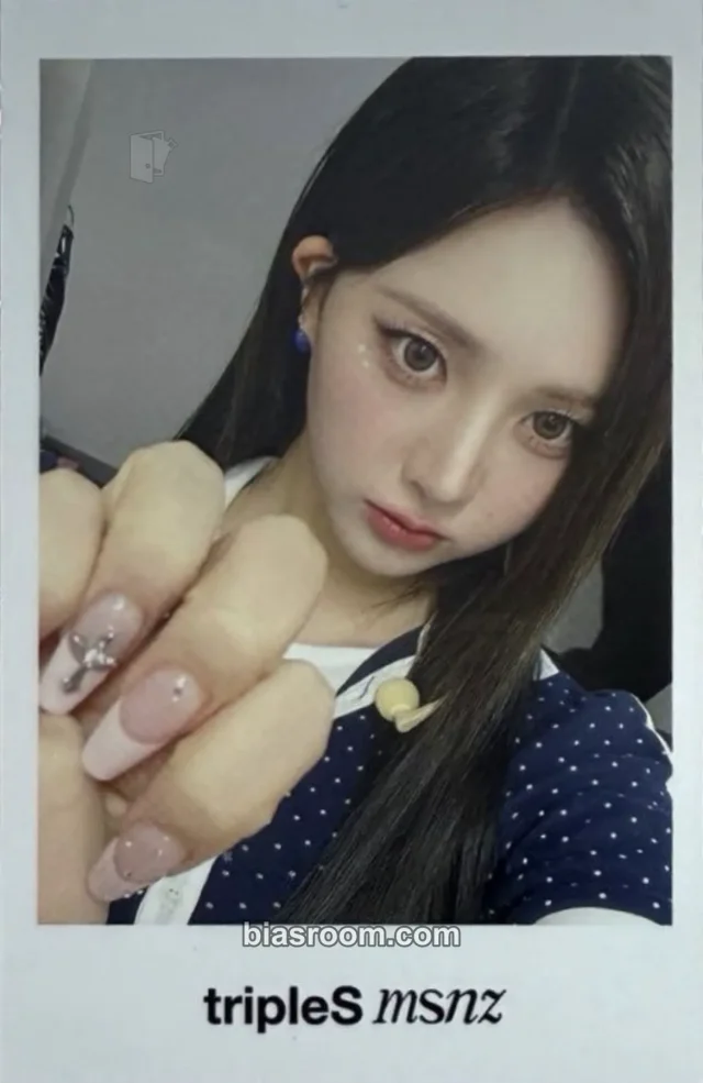 tripleS - Yeonji - Beyond Beauty Album 1st music lucky draw (LD) polaroid