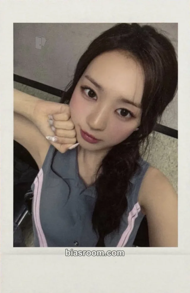 tripleS - Soomin - LOVE&POP pt.1 Album apple music fansign round 1 polaroid