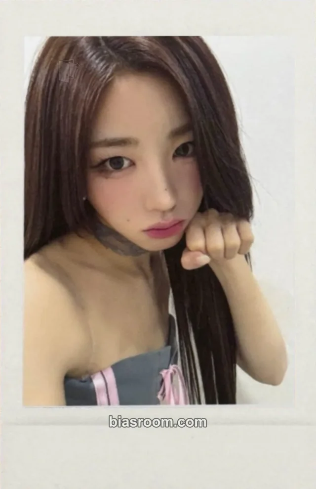 tripleS - Sohyun - LOVE&POP pt.1 Album apple music fansign round 1 polaroid