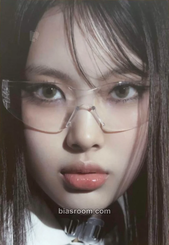 NewJeans - Hyein - Bunnies Club Membership Renewal 2024 "Bunnies Agents" Other postcard postcard set
