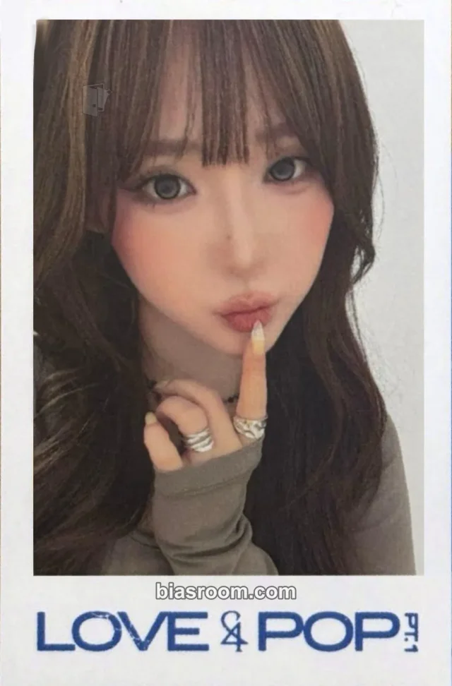 tripleS - Seoyeon - LOVE&POP pt.1 Album everline fansign round 1 polaroid