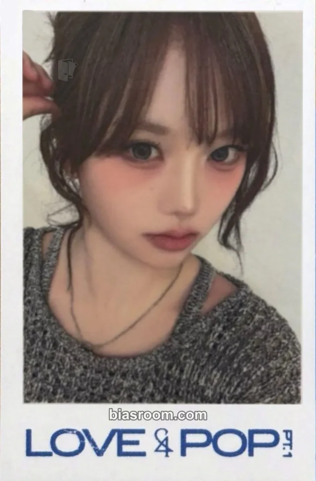 tripleS - Seoah - LOVE&POP pt.1 Album everline fansign round 1 polaroid
