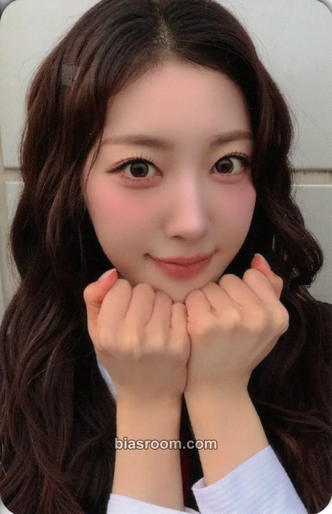 Riina Lovechapter Photocard - H1-KEY - H1-KEY K-pop photocard