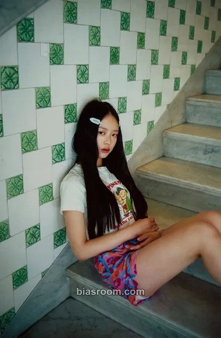 Hanni NewJeans 1st EP “New Jeans” Photocard - NewJeans - NewJeans K-pop photocard