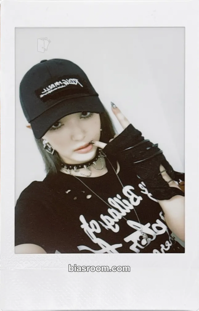 Moon Sua The Billage of Perception: Chapter Two Photocard - Billlie - Billlie K-pop photocard