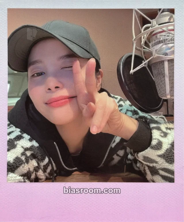 MAMAMOO - Solar - 2022 Solar's Birthday Set Other polaroid non-standard size item set
