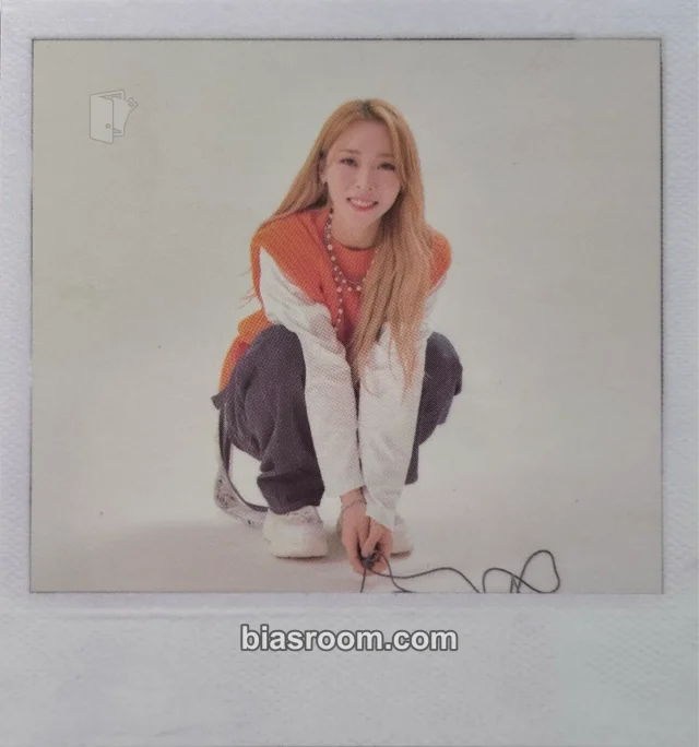 MAMAMOO - Moonbyul - 2021 Moonbyul's Birthday Brooch Other pob (pre-order benefit) bizent polaroid non-standard size