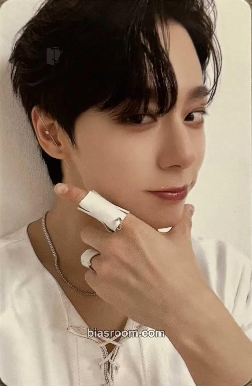 Hwanwoong MALUS Photocard - ONEUS - ONEUS K-pop photocard
