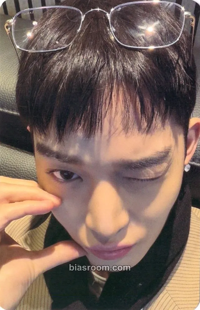 Jinyoung BEGIN, YOUNG Photocard - Bae Jinyoung - Bae Jinyoung K-pop photocard