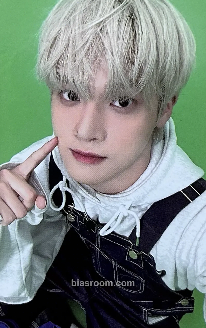 Junmin Xiker's 1st Fanmeeting: road𝓨map in Japan Photocard - xikers - xikers K-pop photocard