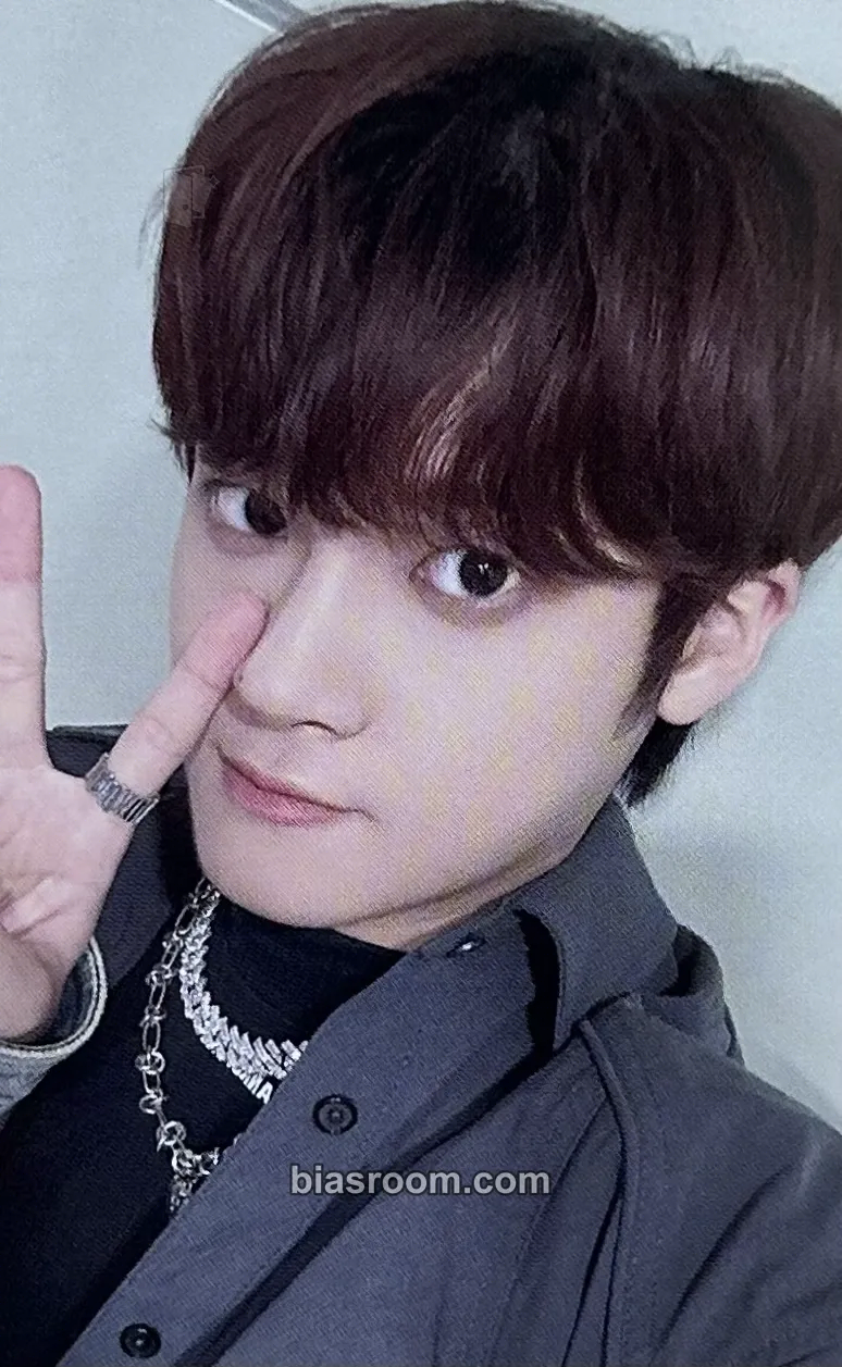Junmin Xiker's 1st Fanmeeting: road𝓨map in Japan Photocard - xikers - xikers K-pop photocard