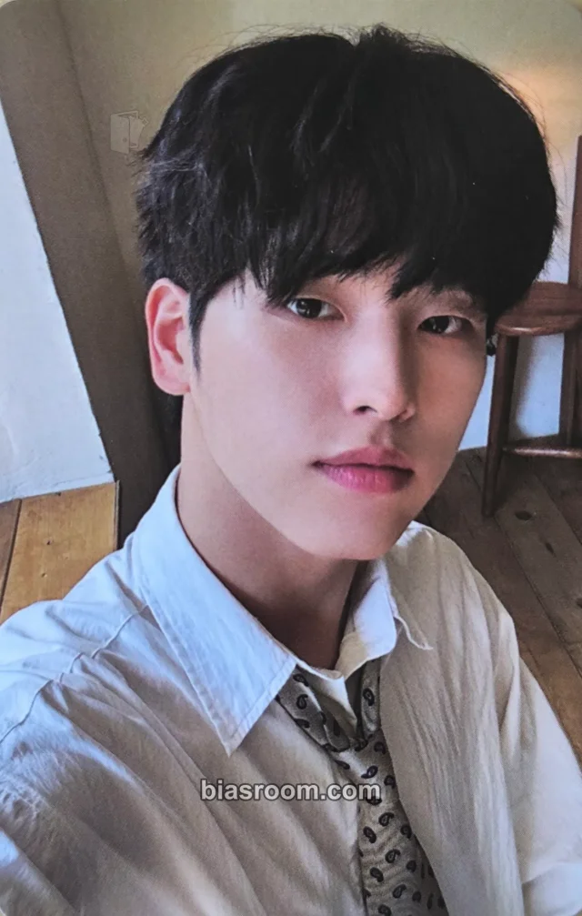 ONLEE - Seunghwan - Turn ON Album album photocard double-sided