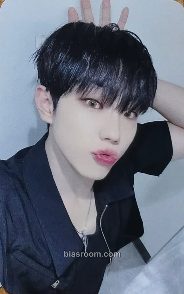 E’LAST - Wonjun - EVERLASTING Album jump up round 19 double-sided fansign