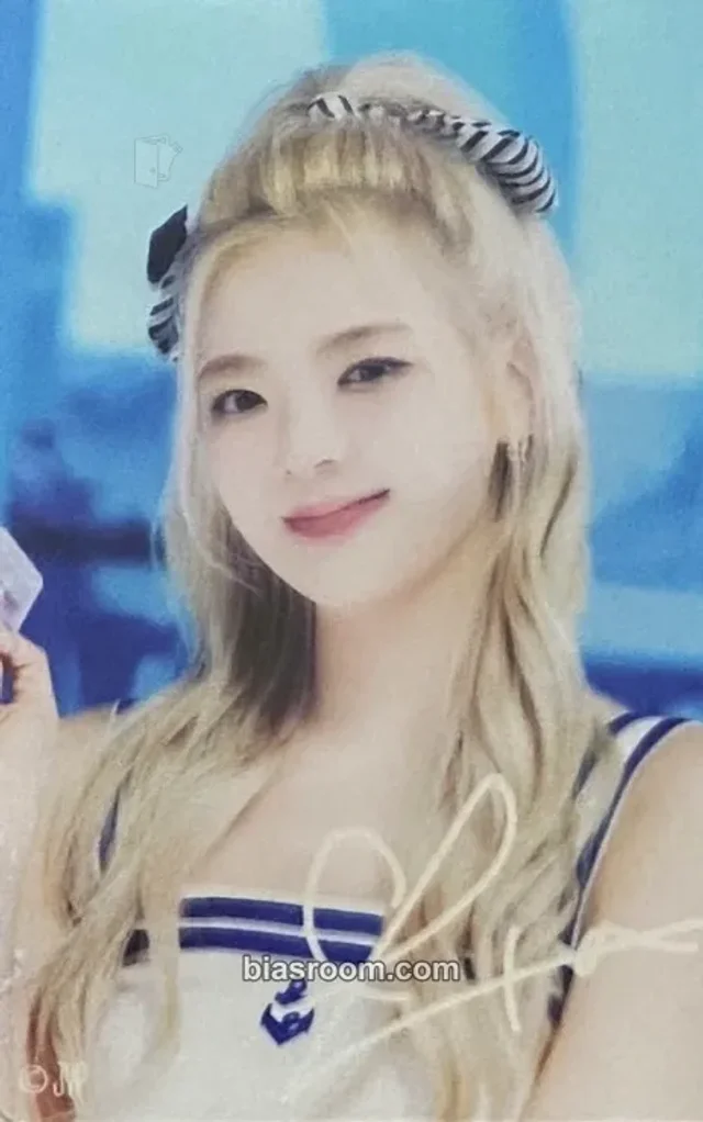 ITZY - Lia - JYP JAPAN POPUP STORE 2023 Event pop-up purchase benefit merch photocard transparent/translucent