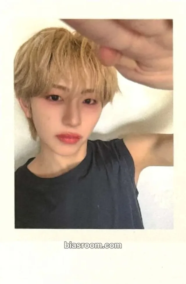 idntt - Park NuRi - itsnotover Album album photocard silicone version polaroid