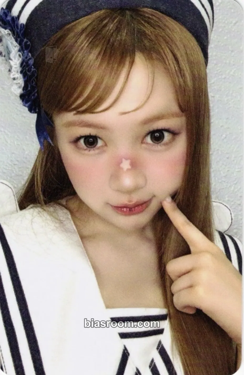 Ye-on Lemon Tang Photocard - Hearts2Hearts - Hearts2Hearts K-pop photocard