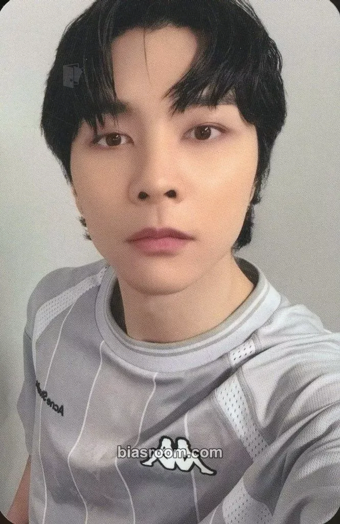 Johnny Neo City: The Momentum (NCT127 4th Tour) Photocard - NCT 127 - NCT 127 K-pop photocard