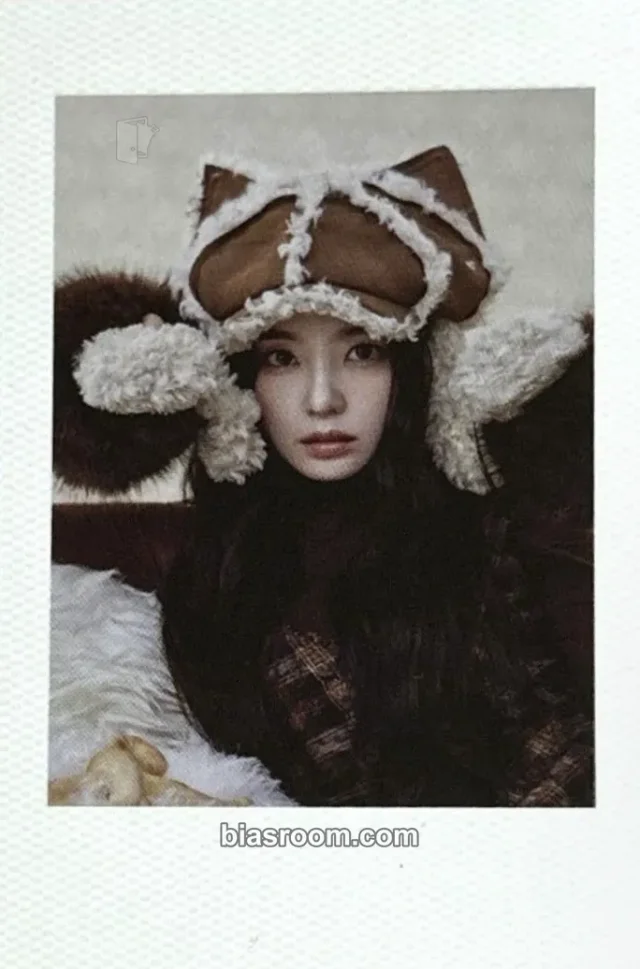 Red Velvet - Irene - 2026 Season's Greetings Other pob (pre-order benefit) season's greetings polaroid music&drama