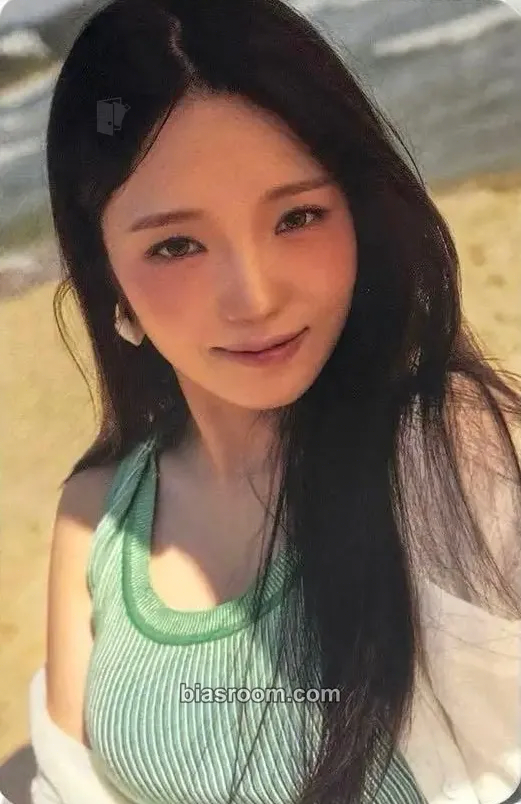 Jisun 2024 PHOTOBOOK <FROM SUMMER> Photocard - fromis_9 - fromis_9 K-pop photocard