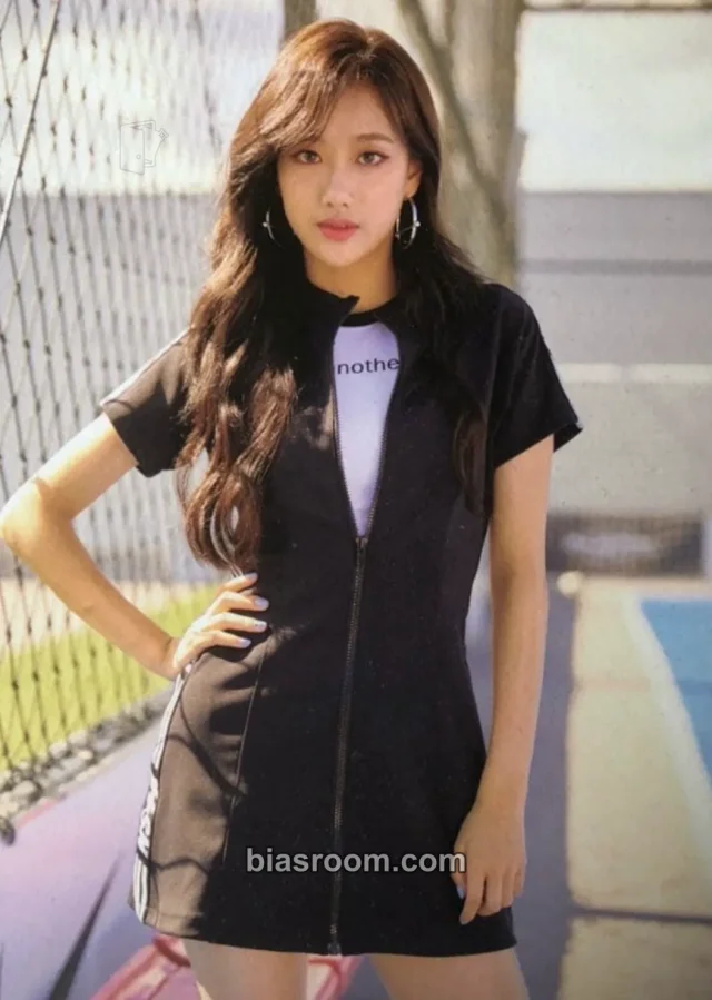 APRIL - Naeun - The Ruby Album postcard album inclusion