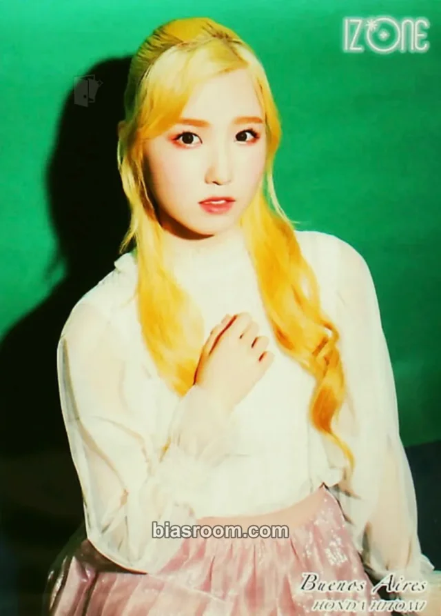 IZ*ONE - Hitomi - Buenos Aires Album B version photo print random pack