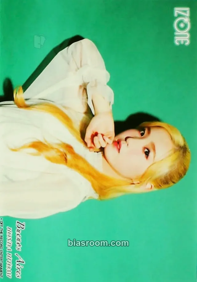 IZ*ONE - Hitomi - Buenos Aires Album B version photo print random pack
