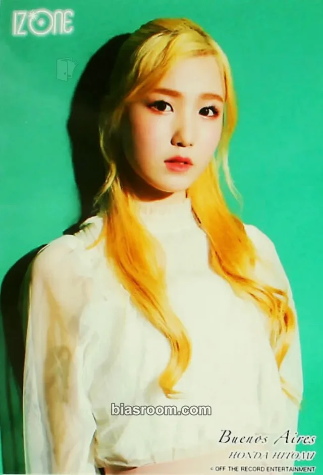 IZ*ONE - Hitomi - Buenos Aires Album B version photo print random pack
