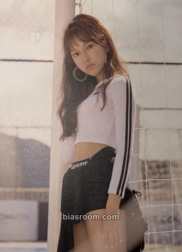 APRIL - Yena - The Ruby Album postcard album inclusion