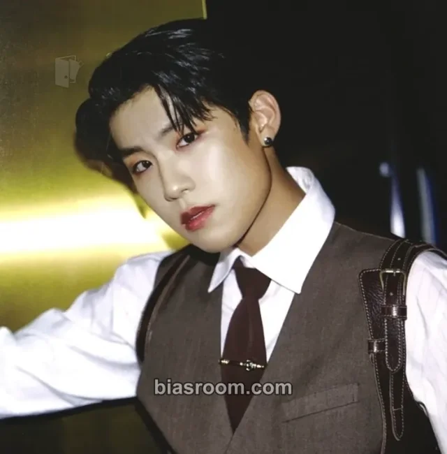 AB6IX - Woojin - SALUTE Album album inclusion postcard loyal version
