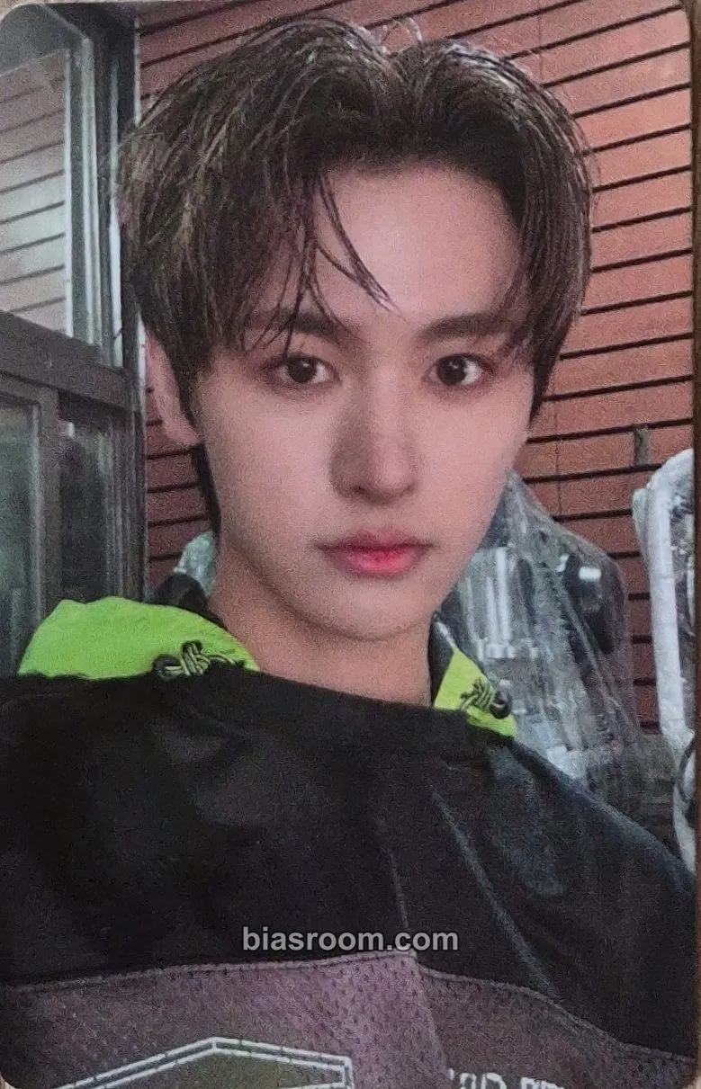 Eunil Chameleon Photocard - TRENDZ - TRENDZ K-pop photocard