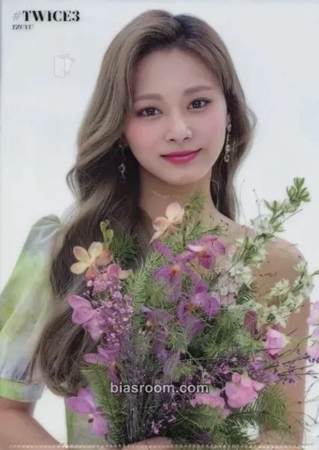 TWICE - Tzuyu - #TWICE3 Album clear file lottery