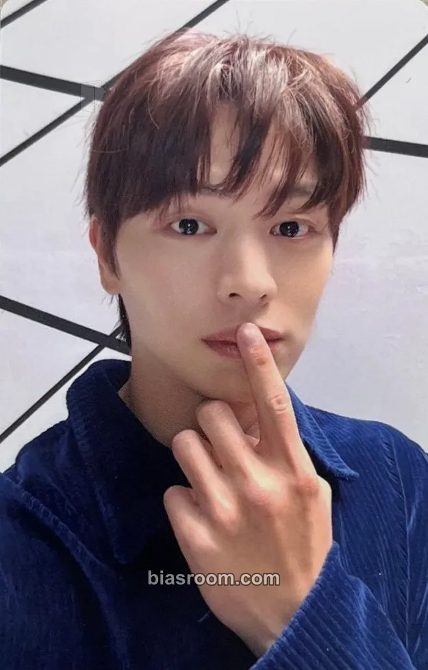 Sungjae Exhibition : Look Closely (Sungjae Solo) Photocard - BTOB - BTOB K-pop photocard